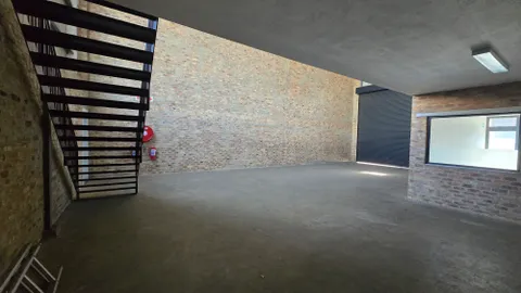 Cradleview Industrial Park, Deysel Rd, Laser Park, Roodepoort, 2170, South Africa has a 191m² Industrial Unit Available To Let (4)